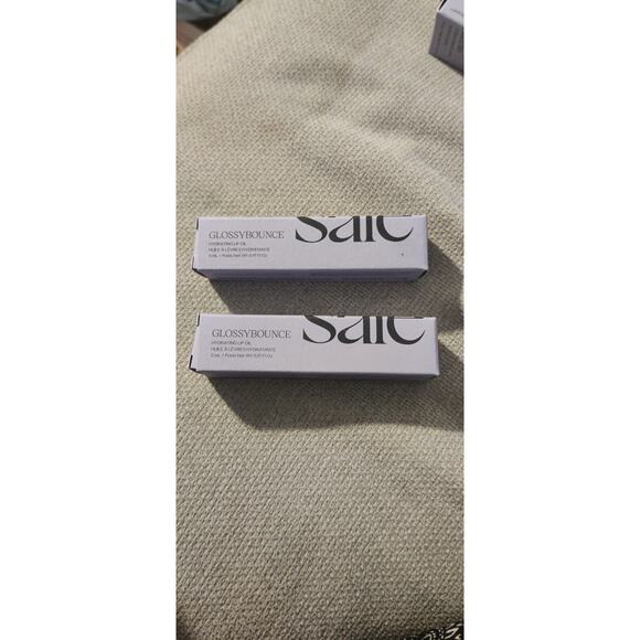 Saie Glossybounce™ High-Shine Hydrating Lip Gloss Oil in Dream - Picture 3 of 4